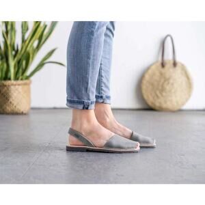 Pons Classic Style Women Gray